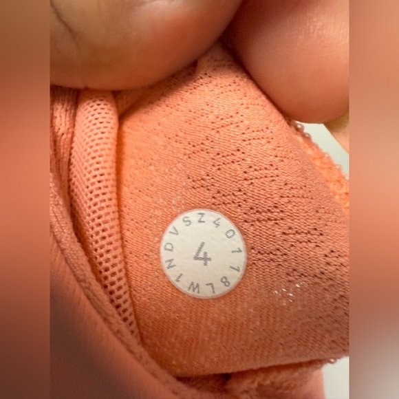 Lululemon Free Spirit Tank - Picture 12 of 12